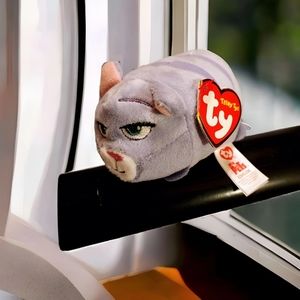 TEENY TYS SECRET LIFE OF PETS Chloe 4"